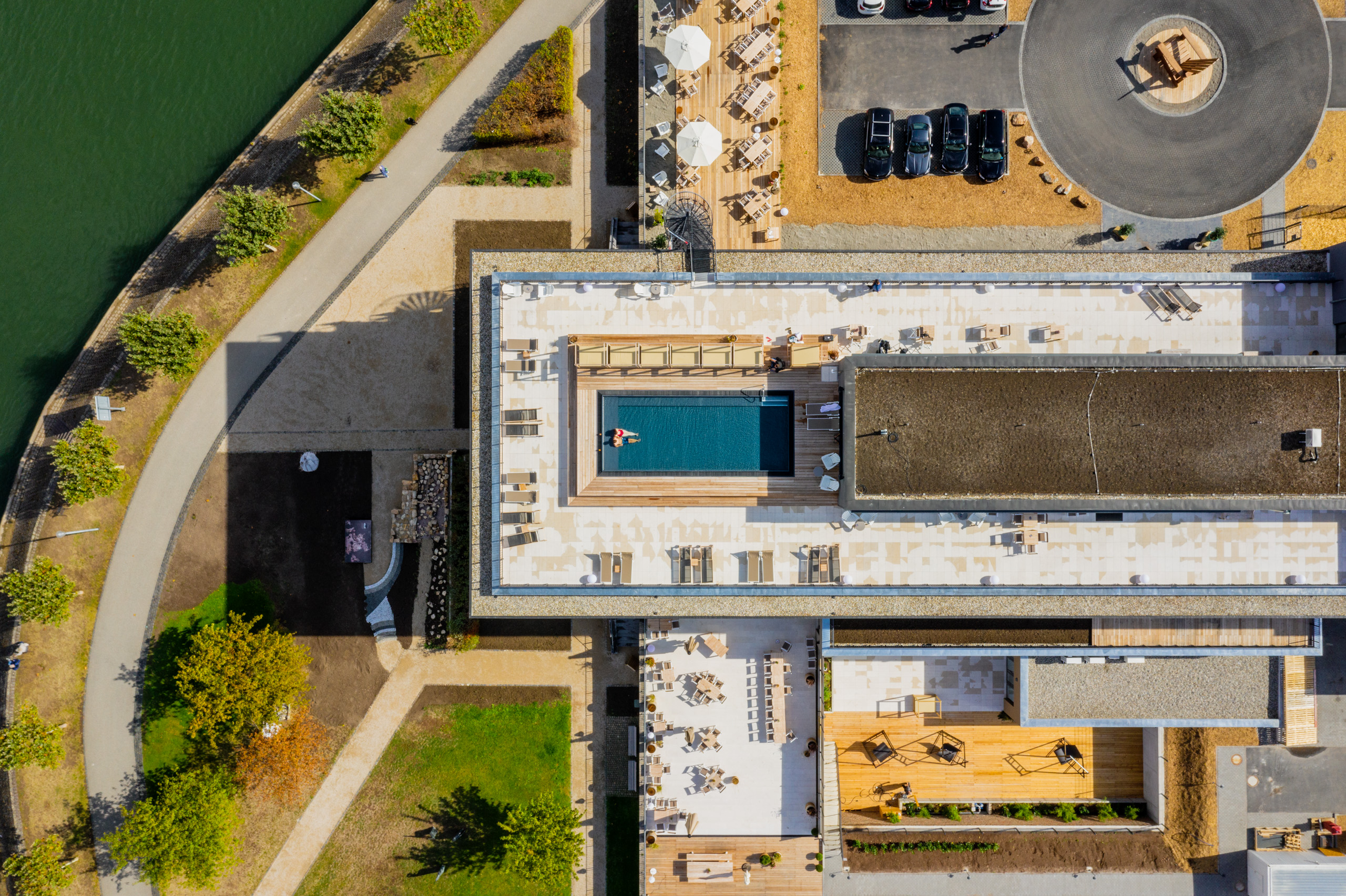 Papa-Rhein-Wellness-Hotel-uralub-Mittelrhein-blick-Bingen-Dachterasse-Pool-01
