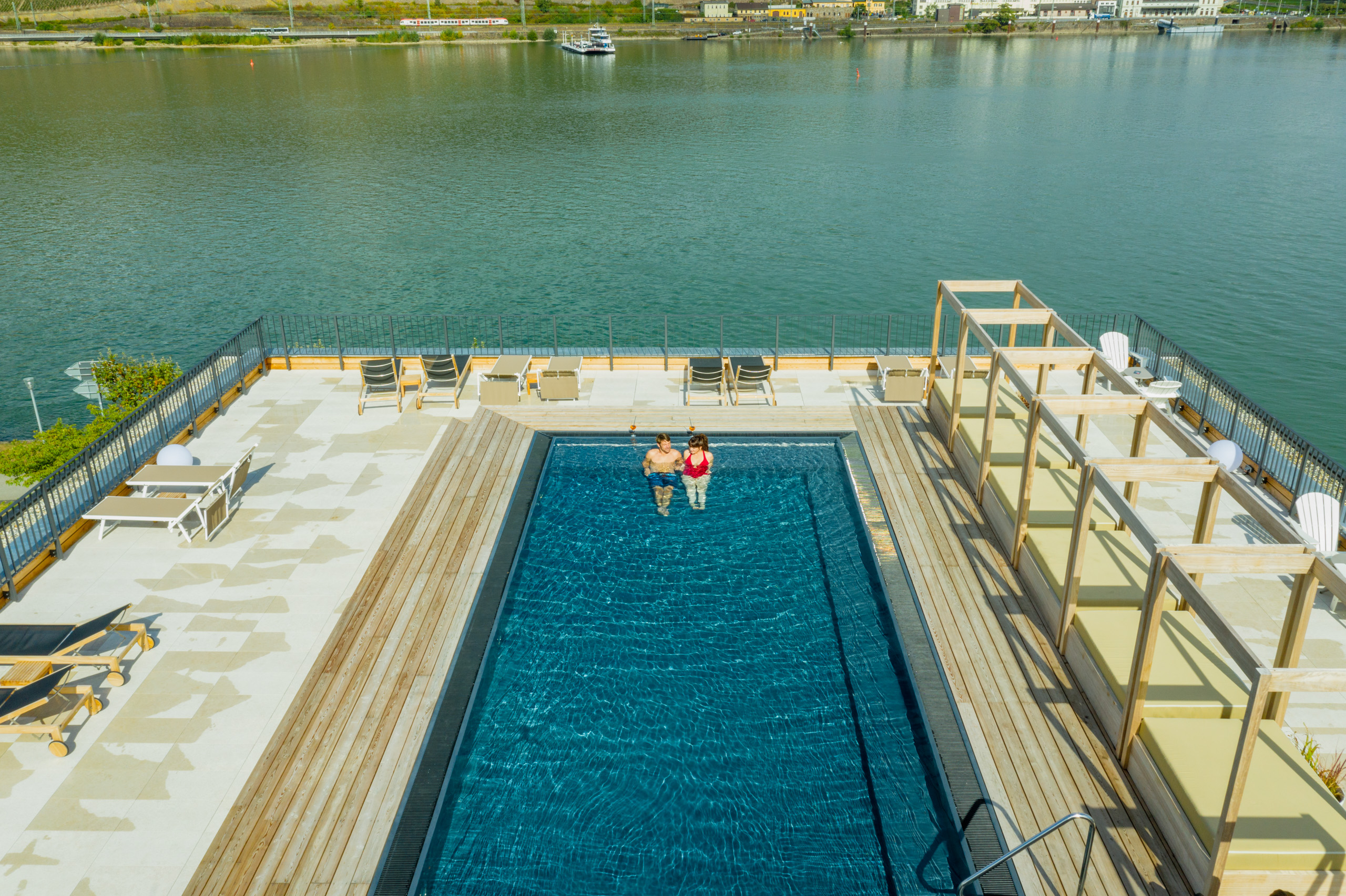 papa-rhein-hotel-wellness-pool-spabereich 3