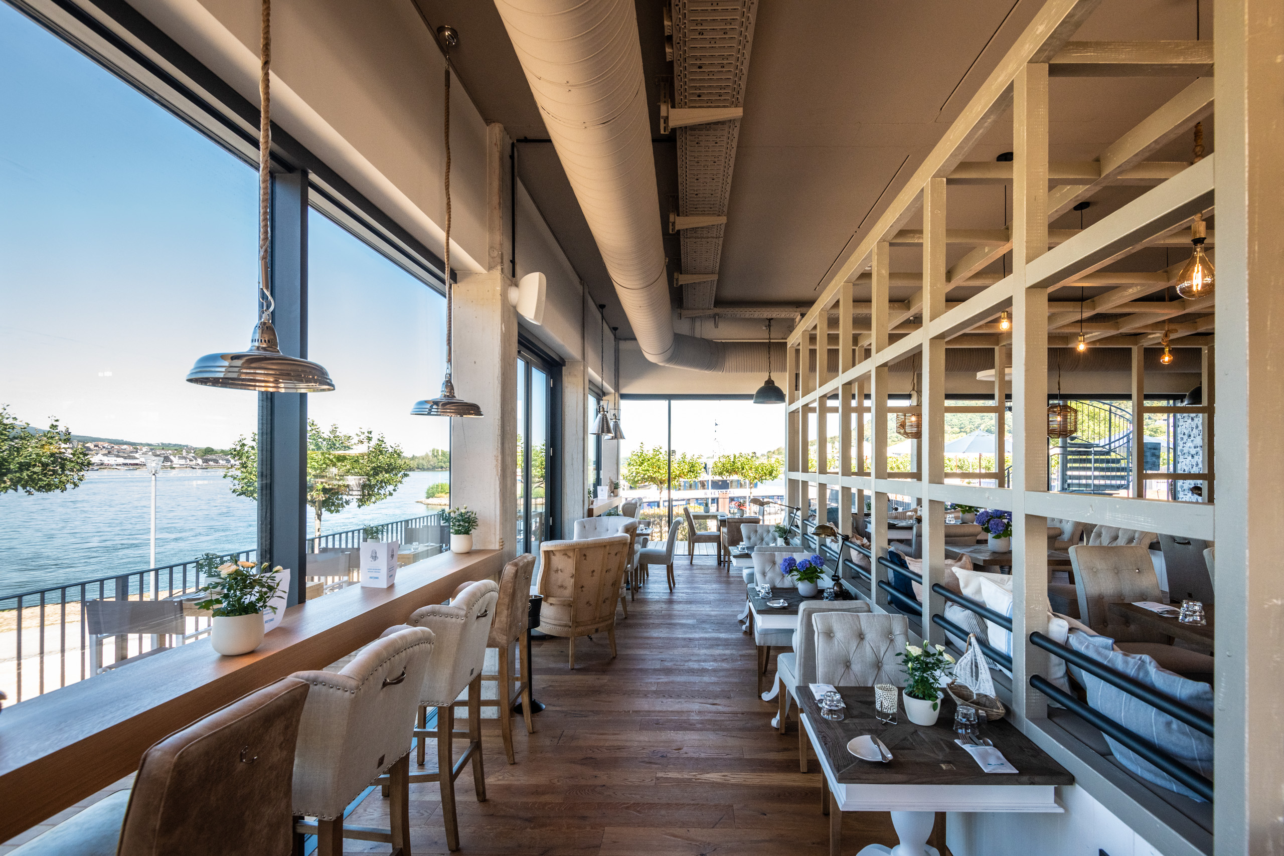 Papa-Rhein-Wellness-Hotel-uralub-Mittelrhein-blick-Bingen-Restaurant-bootshaus-02