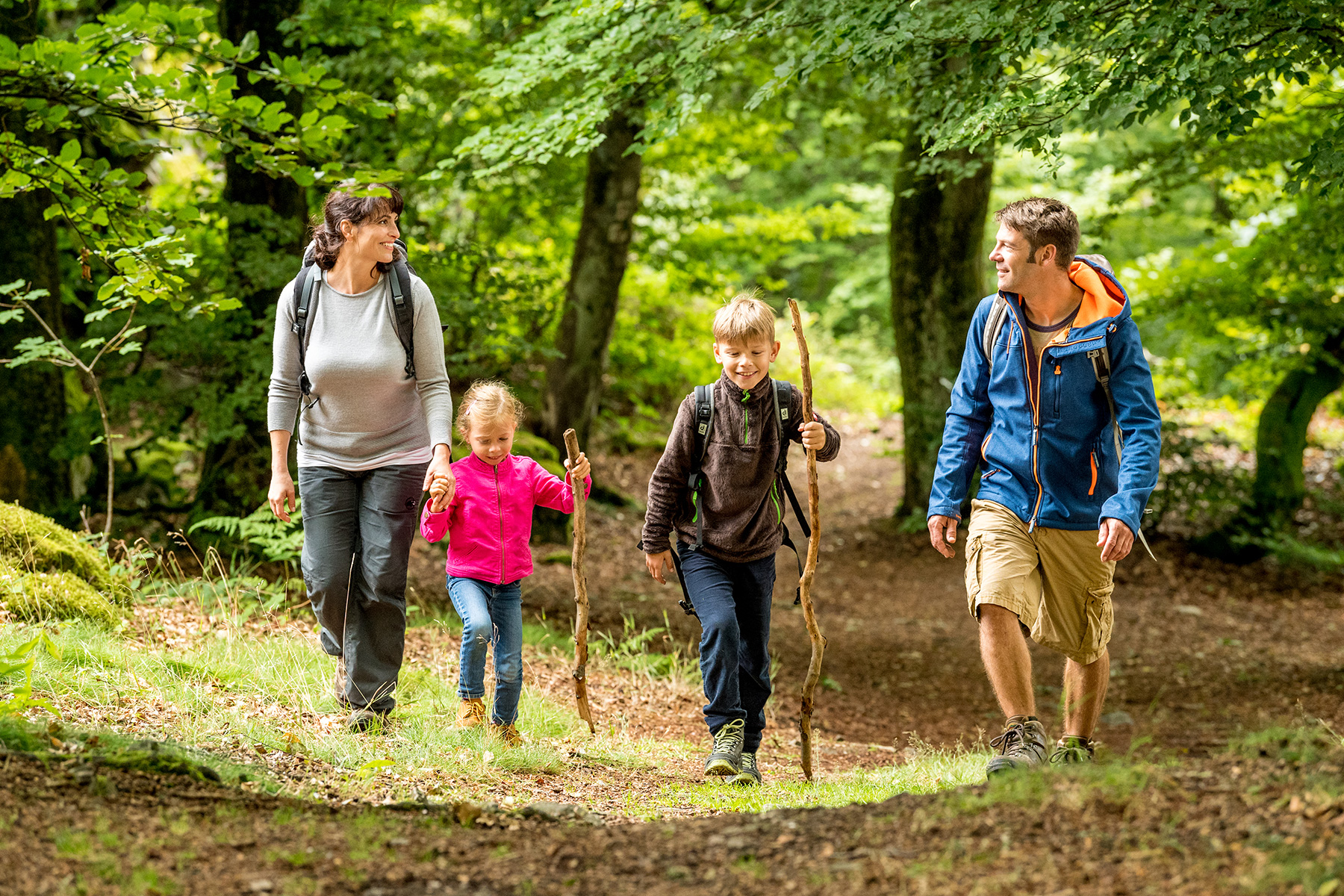 wandern-mit-kindern-familien-hotel-urlaub-hunsrueck.jpg